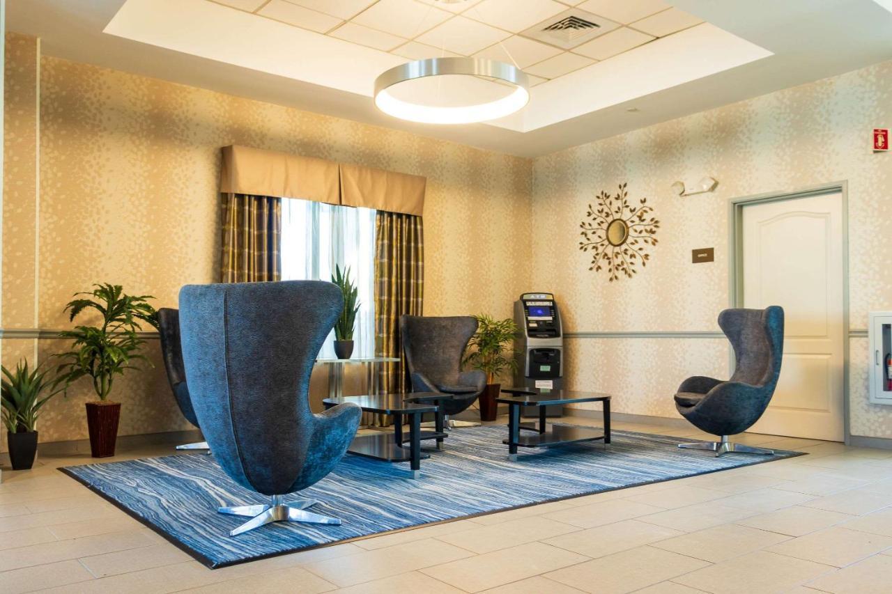 Comfort & Plainville-foxboro Hotel 2*